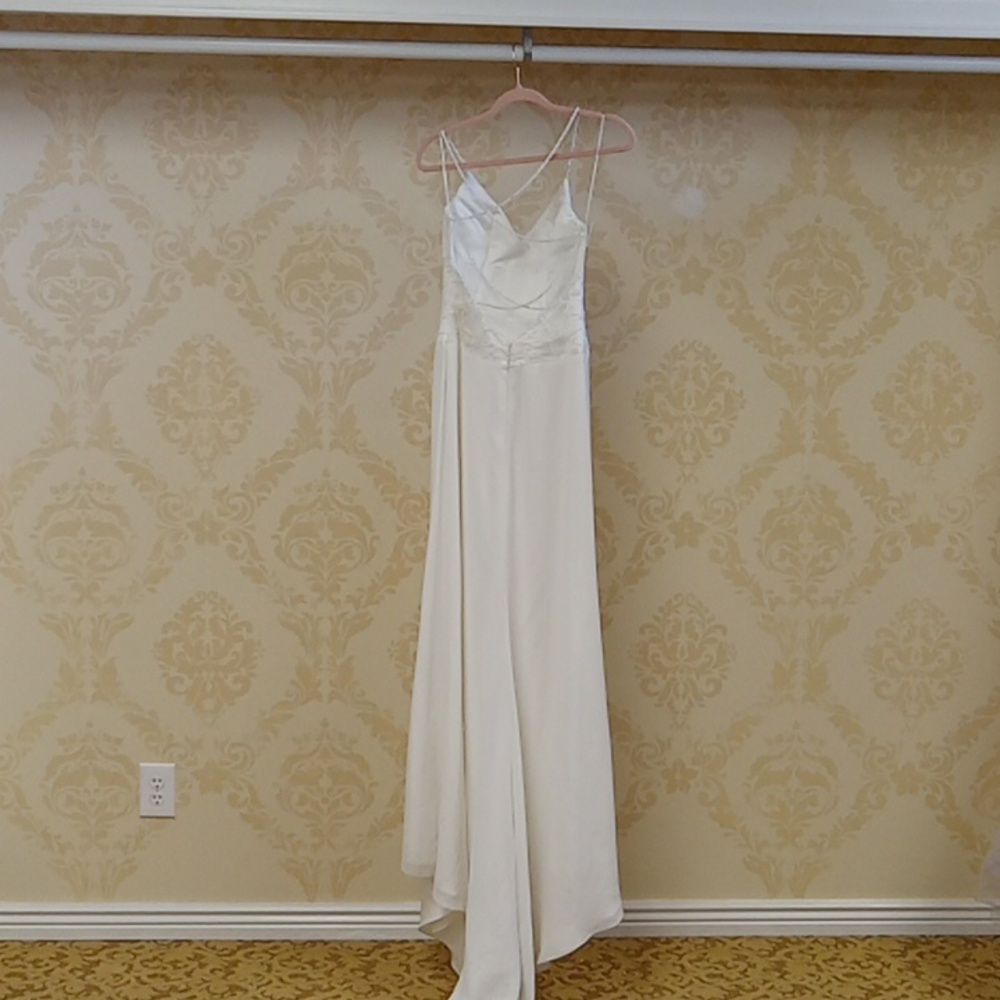 Maggie Sottero size 4 destination wedding gown - Picture 5 of 9